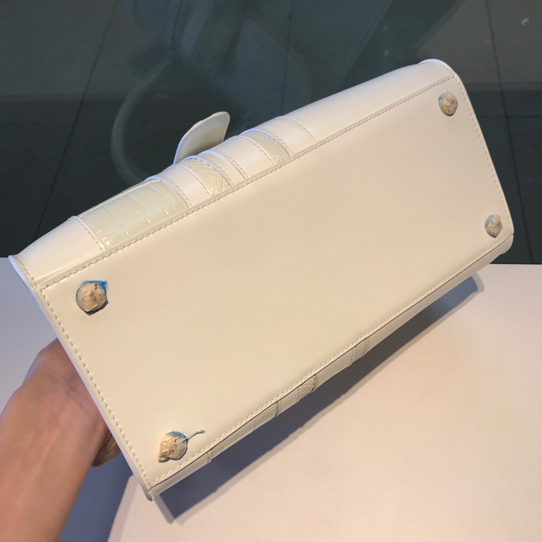 델보 브리앙 박스백 미듐